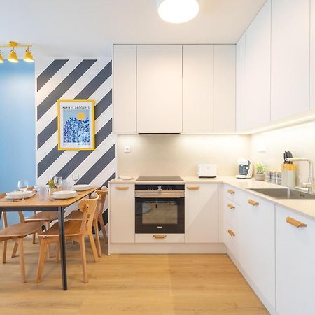 Yellow Apartment - Balcony, Free Parking, By Gravity Prague Luaran gambar