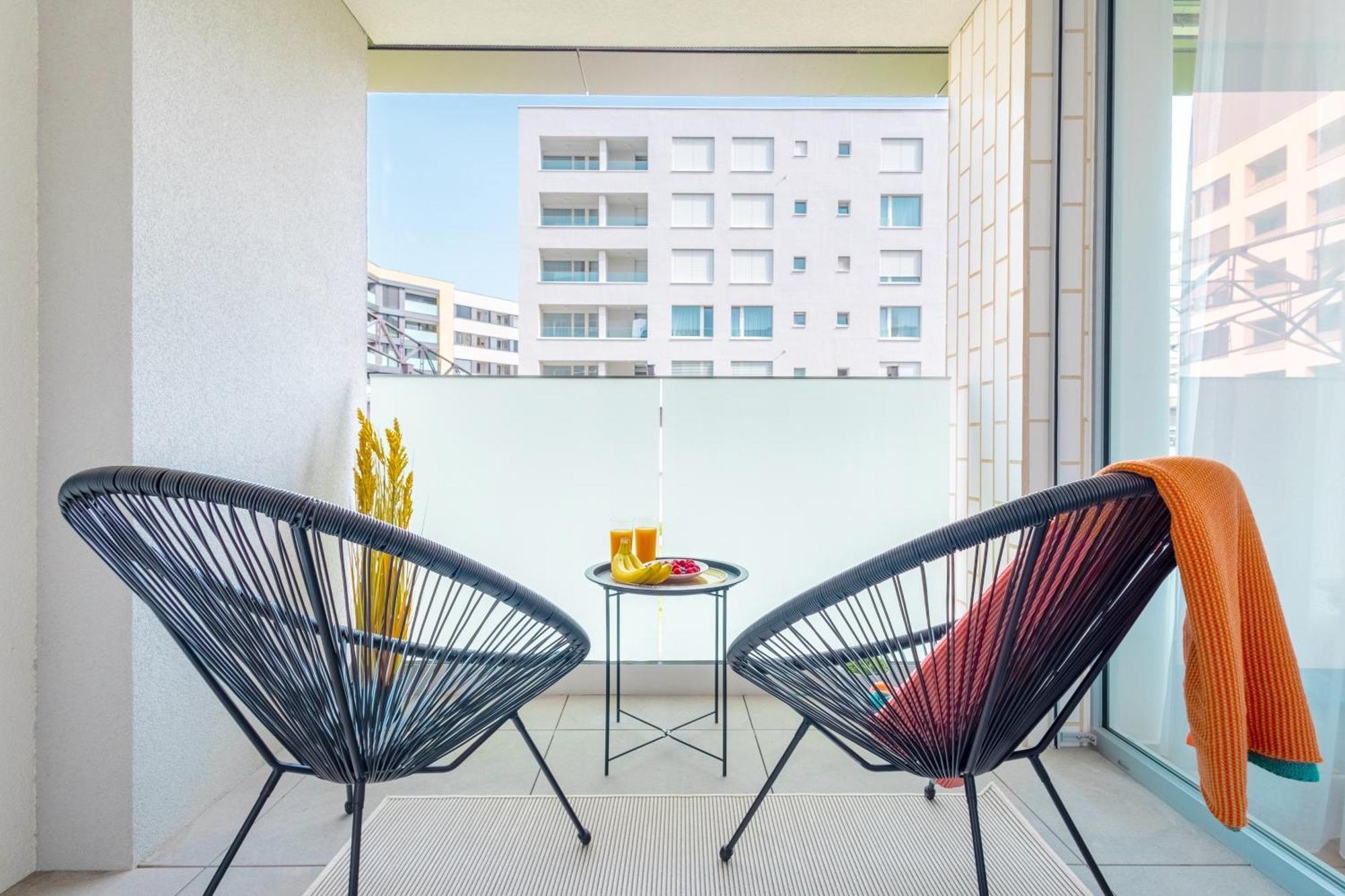 Yellow Apartment - Balcony, Free Parking, By Gravity Prague Luaran gambar