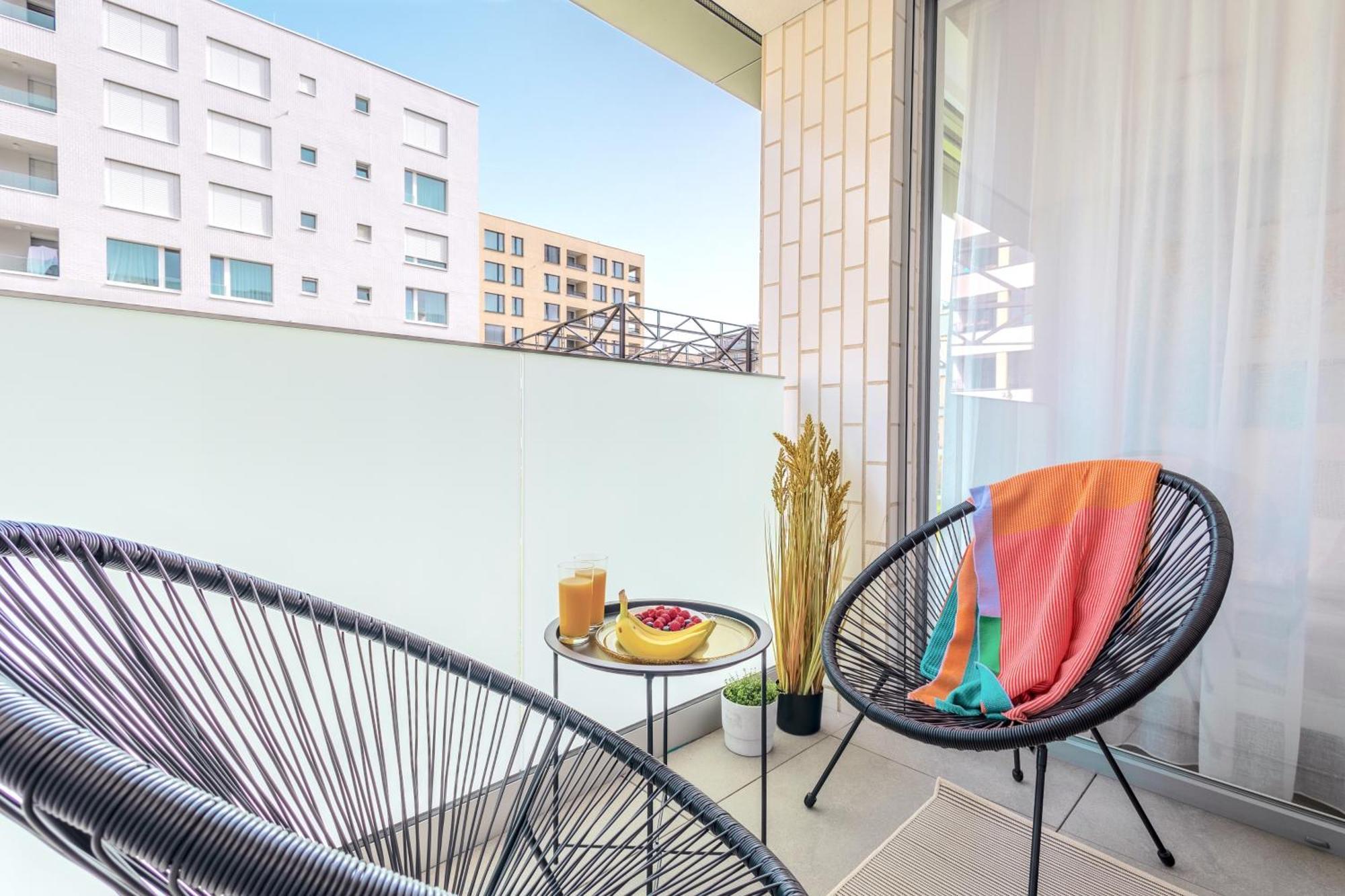 Yellow Apartment - Balcony, Free Parking, By Gravity Prague Luaran gambar