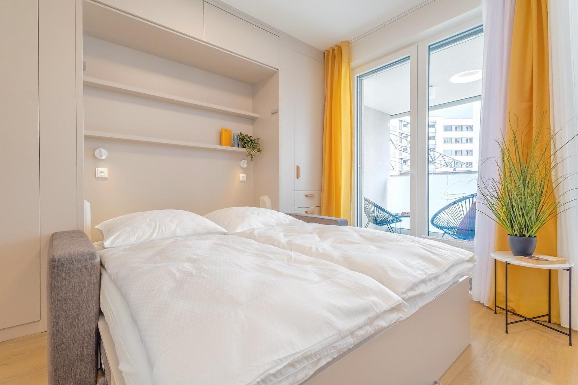 Yellow Apartment - Balcony, Free Parking, By Gravity Prague Luaran gambar