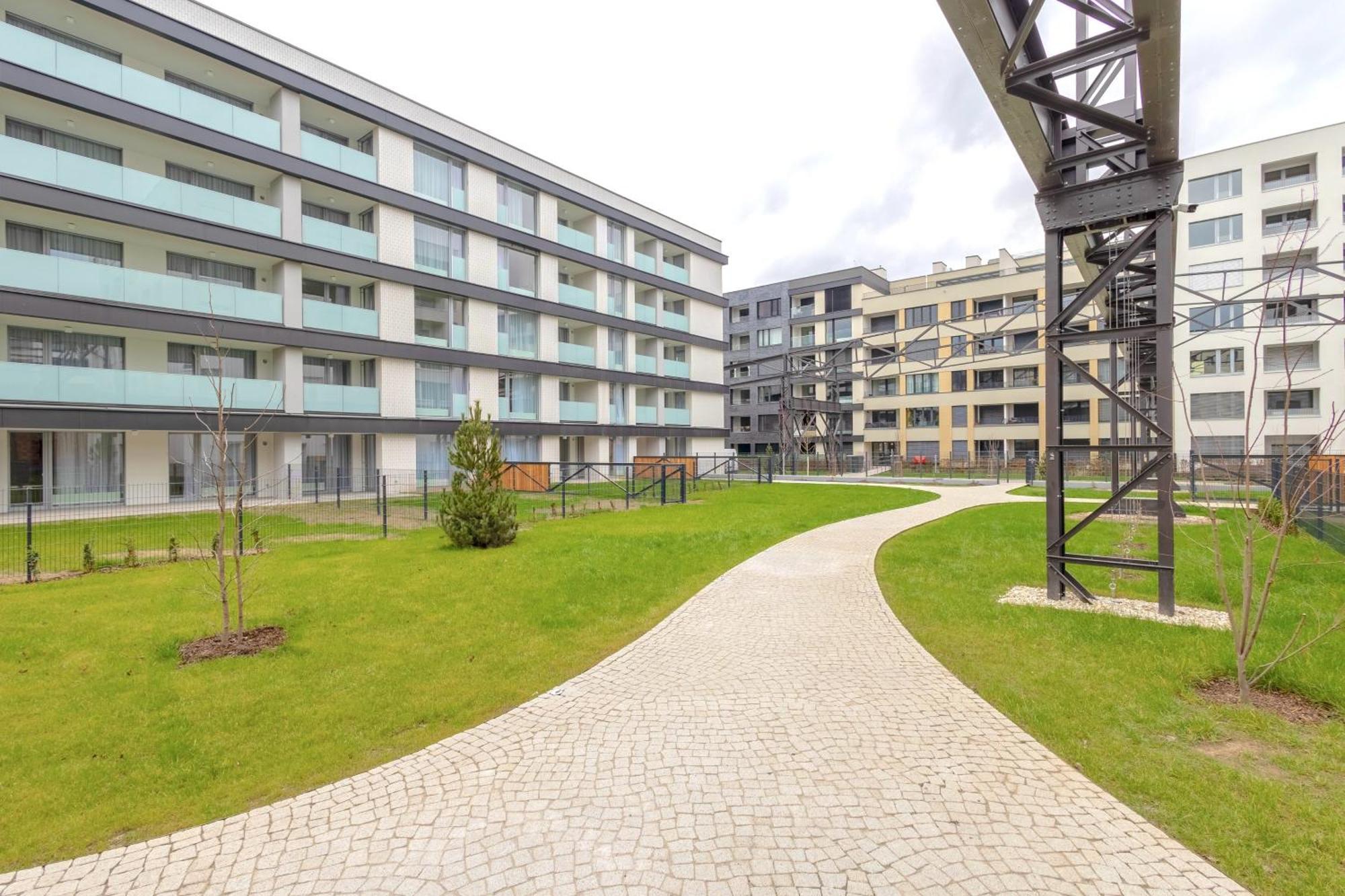 Yellow Apartment - Balcony, Free Parking, By Gravity Prague Luaran gambar